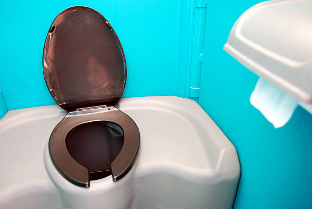 Best Event porta potty rental  in Altamont, KS